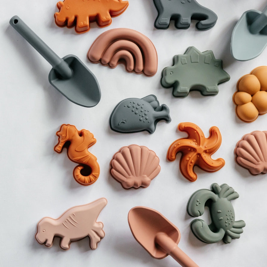 Classical Child Bucket & Toys Set