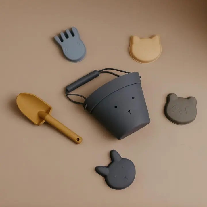 Classical Child Bucket & Toys Set