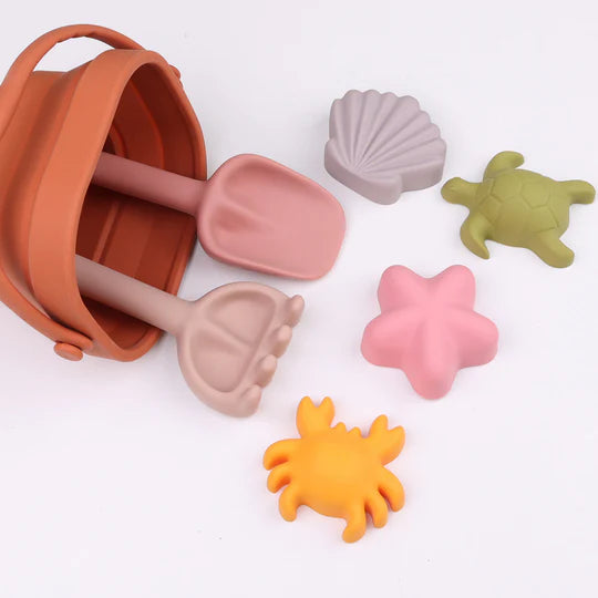 Te Rā Foldable Beach Bucket Toy Set